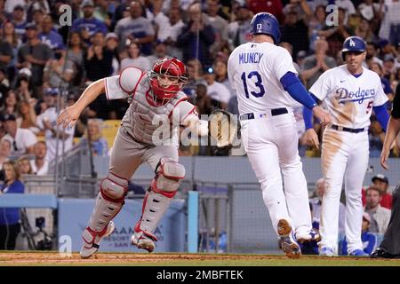 Philadelphia Phillies catcher J.T. Realmuto takes part in a drill during a  spring training baseball workout Friday, Feb. 17, 2023, in Clearwater, Fla.  (AP Photo/David J. Phillip Stock Photo - Alamy