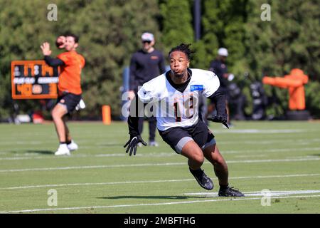 Cincinnati Bengals' Kwamie Lassiter II makes a catch as he takes part in  drills at the NFL football team's rookie minicamp in Cincinnati, Friday,  May 13, 2022. (AP Photo/Aaron Doster Stock Photo 