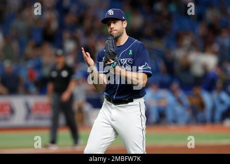 St. Petersburg, FL USA; Tampa Bay Rays relief pitcher Jason Adam (47)  delivers a pitch during an MLB game against the Boston Red Sox on  Wednesday, Apr Stock Photo - Alamy