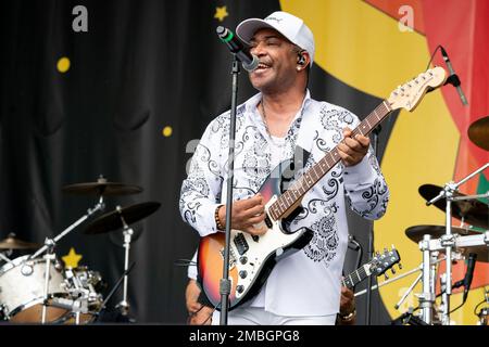 Shawn McQuiller of Kool & The Gang performs at the New Orleans Jazz and ...