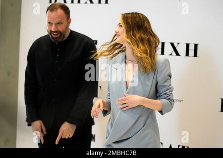 Emma Stone [2022-05-06] Athens 'Bleat' premiere : r/Cold_Shoulders