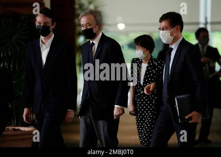 Luxury group LVMH CEO Bernard Arnault leaves the Hotel De Matignon after a  meeting with French Prime minister Jean-Marc Ayrault, in Paris, France on  september 05, 2012. Photo by Stephane Lemouton/ABACAPRESS.COM Stock