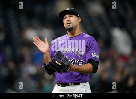 Cincinnati Reds' Kyle Farmer (17) reacts after being hit by a pitch during  a baseball game against the Atlanta Braves Saturday, July 2, 2022, in  Cincinnati. (AP Photo/Jeff Dean Stock Photo - Alamy