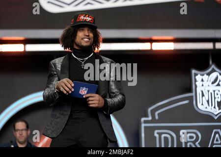 Washington cornerback Kyler Gordon takes selfies with fans after being  selected by the Chicago Bears during the second round of the NFL football  draft Friday, April 29, 2022, in Las Vegas. (AP