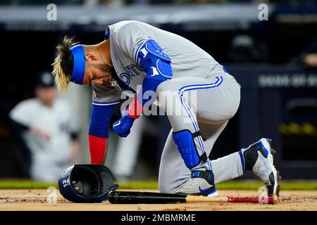 Lourdes Gurriel Jr. hit by pitch, 04/14/2022