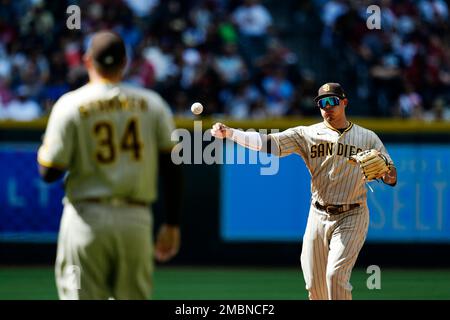 Arizona Diamondbacks second baseman Craig Counsell rounds third after  hitting a leadoff homer against the Cincinnati Reds Ramon Ortiz July 8,  2005 in Phoenix, AZ. (UPI Photo/Will Powers Stock Photo - Alamy