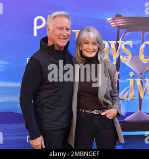 Deidre Hall and Drake Hogestyn attends “Days of Our Lives” Day of Days event. Photo: Michael Mattes/michaelmattes.co Stock Photo