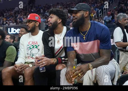 The West's Carmelo Anthony, left, and Kobe Bryant sit on the bench  during the 2010 NBA All-Star Game at Cowboys Stadium in Arlington, Texas,  Sunday, February 14, 2010. (Photo by Ron Jenkins/Fort