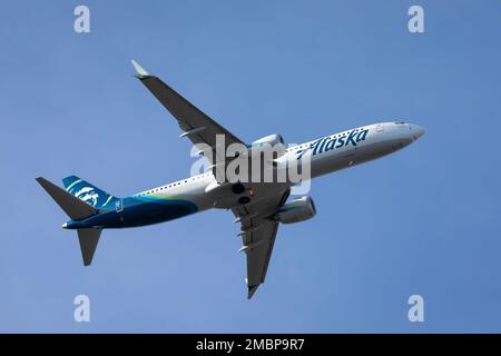 An Alaska Airlines 737 MAX 9 takes off at Seattle-Tacoma International Airport in SeaTac, Washington on Tuesday, January 10, 2023. Stock Photo