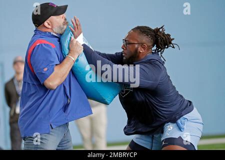 North Carolina offensive lineman Joshua Ezeudu runs the 40-yard dash during  the NFL football scouting combine, Friday, March 4, 2022, in Indianapolis.  (AP Photo/Darron Cummings Stock Photo - Alamy