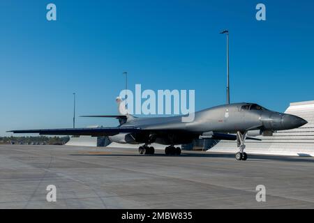 A U.S. Air Force B-1B Lancer attached to the 34th Bomb Squadron, Ellsworth, South Dakota, taxies down the flightline of the Darwin Airport after landing at the Royal Australian Air Force Base, Darwin, NT, Australia, June 22, 2022. Bomber Task Force missions strengthen the collective ability of the U.S. and our allies and partners to maintain a free and open Indo-Pacific. Stock Photo