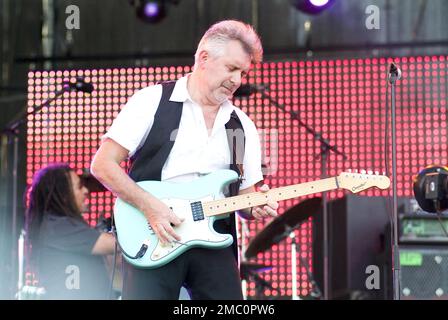 Vienna, Austria. September 07, 2008. Manfred Mann's Earth Band at the Danube Island Festival 2008. Image shows guitarist Mick Rogers. Picture shows the singer Noel McCalla Stock Photo