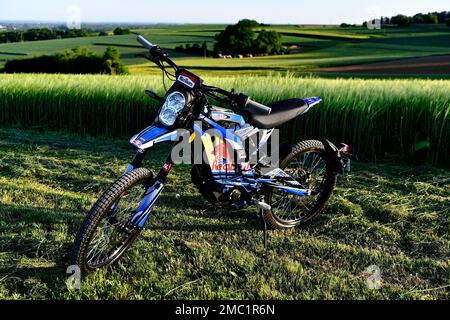 Moto cross hi-res stock photography and images - Alamy