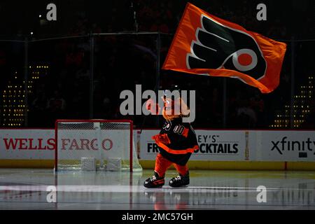 Philadelphia Flyers mascot Gritty performs during an NHL hockey game  against the Chicago Blackhawks, Saturday, March 5, 2022, in Philadelphia.  (AP Photo/Derik Hamilton Stock Photo - Alamy