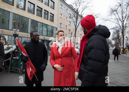 Berlin, Germany. 21st Jan, 2023. On January 21, 2023, the Governing Mayor of Berlin, Franziska Giffey, paid a visit to an election booth of the SPD (Social Democratic Party of Germany) in the city. The visit was part of the ongoing campaign for the 2023 Berlin repeat state election. Giffey, also an SPD member, took advantage of speaking with party members and supporters operating the booth. She also took the opportunity to meet with residents and listen to their concerns. Credit: ZUMA Press, Inc./Alamy Live News Stock Photo