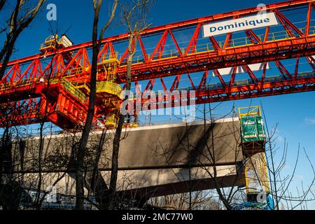 Huge road and rail bridge in Lisbon, Portugal Stock Photo - Alamy