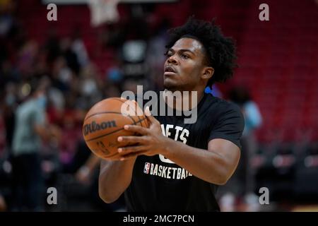 Brooklyn Nets center Day'Ron Sharpe (20) dunks next to San Antonio ...