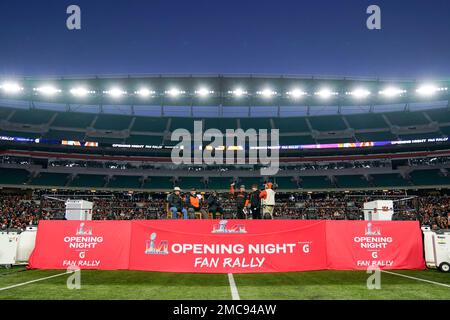 Former Cincinnati Bengals players Tim Krumrie, right, and Max Montoya speak  during the Super Bowl LVI Opening Night Fan Rally Monday, Feb. 7, 2022, in  Cincinnati. (AP Photo/Jeff Dean Stock Photo - Alamy