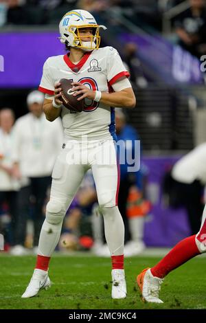 Los Angeles Chargers quarterback Justin Herbert throws pass in slow motion  at Pro Bowl practice