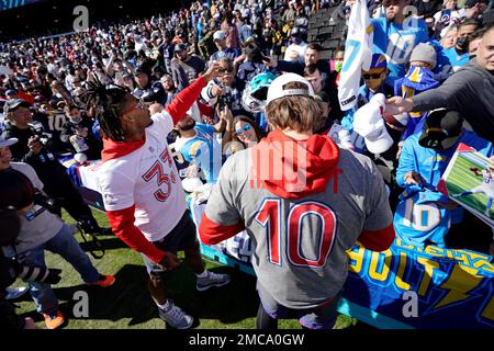 Los Angeles Chargers quarterback Justin Herbert throws pass in slow motion  at Pro Bowl practice