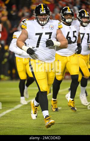 Pittsburgh Steelers guard John Leglue (77) plays in an NFL football game  against the Cleveland Browns, Monday, Jan. 3, 2022, in Pittsburgh. (AP  Photo/Don Wright Stock Photo - Alamy