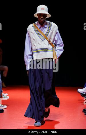 Paris, Frankreich. 20th Jan, 2023. KENZO Fall/Winter 2023-24 Runway during Paris Fashion Week Menswear on January 2023 - Paris, France 20/01/2023 Credit: dpa/Alamy Live News Stock Photo