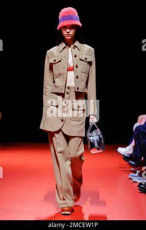 Paris, Frankreich. 20th Jan, 2023. KENZO Fall/Winter 2023-24 Runway during Paris Fashion Week Menswear on January 2023 - Paris, France 20/01/2023 Credit: dpa/Alamy Live News Stock Photo