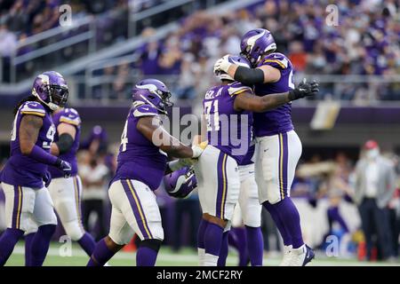 Minnesota Vikings defensive tackle T.Y. McGill (76) looks on