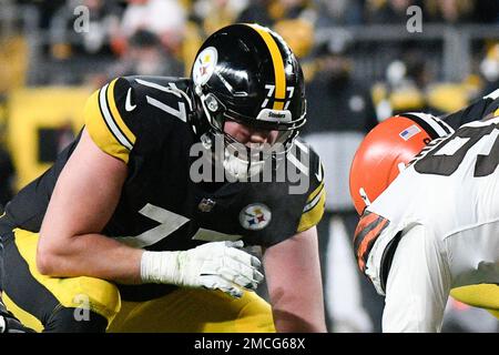 Pittsburgh Steelers offensive guard John Leglue (77) during an NFL football  practice, Thursday, July 22, 2021, in Pittsburgh. (AP Photo/Keith Srakocic  Stock Photo - Alamy