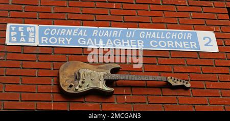 Rory Gallagher Corner Dublin, guitar on a wall, tourist attraction in Temple Bar Stock Photo