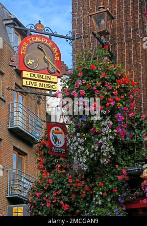 The temple bar pub, 47-48 Temple Bar, Dublin 2, Eire, D02 N725, Ireland Stock Photo