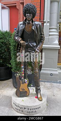 Philip P Lynott of Thin Lizzy, bronze statue, 1949-1986, by Paul Daly, on Harry Street, (off Grafton Street), Dublin 2, Eire, Ireland Stock Photo