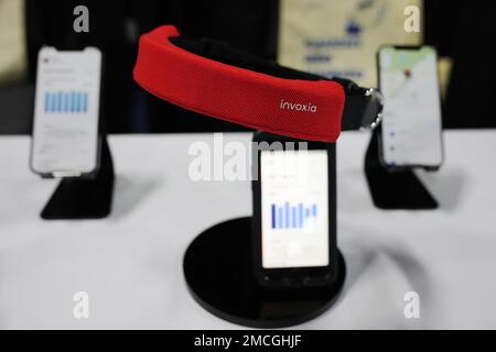 https://l450v.alamy.com/450v/2mcghjf/the-invoxia-smart-dog-collar-is-shown-on-display-at-the-invoxia-booth-during-ces-unveiled-ahead-of-the-ces-tech-show-monday-jan-3-2022-in-las-vegas-the-collar-monitors-dogs-breathing-sleeping-and-exercise-among-other-features-ap-photojoe-buglewicz-2mcghjf.jpg