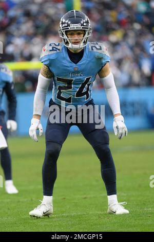 Tennessee Titans cornerback Elijah Molden (24) plays against the