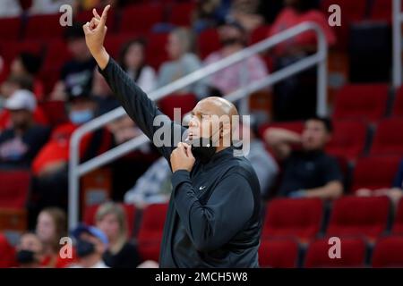 Denver Nuggets interim head coach Popeye Jones () in the first half of an  NBA basketball game Wednesday, Jan. 5, 2022, in Denver. (AP Photo/David  Zalubowski Stock Photo - Alamy