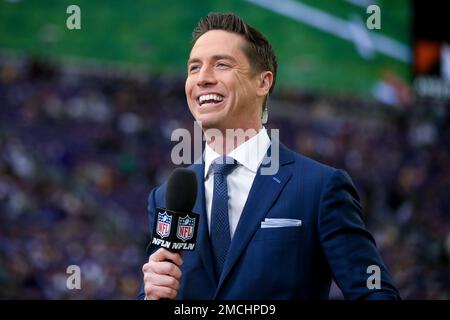 NFL Network reporter Tom Pelissero, left, interviews Minnesota