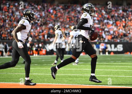 Baltimore Ravens wide receiver Rashod Bateman (7) warms up prior to an NFL  football game against the New England Patriots, Sunday, Sep. 25, 2022, in  Foxborough, Mass. (AP Photo/Stew Milne Stock Photo - Alamy