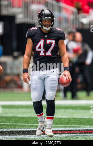 Atlanta Falcons long snapper Josh Harris warms up before an NFL ...