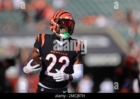 Cincinnati Bengals cornerback Chidobe Awuzie (22) in coverage against the  Los Angeles Rams during the NFL Super Bowl 56 football game Sunday, Feb.  13, 2022, in Inglewood, Calif. (AP Photo/Steve Luciano Stock Photo - Alamy