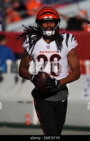 Cincinnati Bengals cornerback Trae Waynes (26) looks on in the first half  of an NFL football game against the Cleveland Browns, Sunday, Jan. 9, 2022,  in Cleveland. (AP Photo/Nick Cammett Stock Photo - Alamy