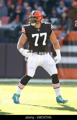 November 03, 2019: Cleveland Browns offensive guard Wyatt Teller (77) looks  to make a block in the first half of the game between Denver and Cleveland  at Empower Field in Denver, CO.