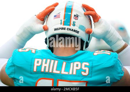 Miami Dolphins outside linebacker Jaelan Phillips (15) warms up