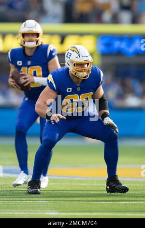 Los Angeles Chargers center Corey Linsley (63) gets set to snap