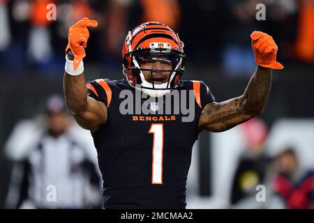 East Rutherford, New Jersey, USA. 25th Sep, 2022. New York Jets cornerback Sauce  Gardner (1) reacts after breaking up a pass intended for Cincinnati Bengals  wide receiver Ja'Marr Chase (1) (not pictured)