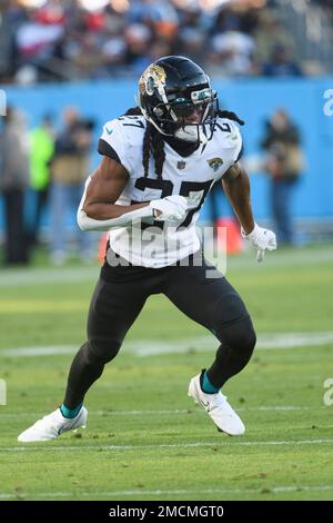 Jacksonville Jaguars cornerback Chris Claybrooks (27) returns a kickoff ...