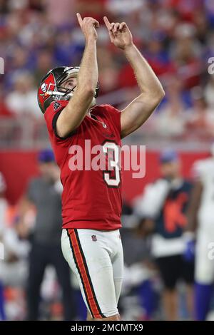 Bucs' Bradley Pinion, Ryan Succop say quick prayers before field goals