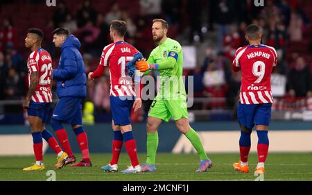 21st January 2023; Civitas Metropolitano, Madrid, Spain, Spanish La Liga Football, Atletico de Madrid versus Real Valladolid:  Jan Oblak and Saul Stock Photo