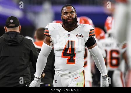 Cleveland Browns linebacker Anthony Walker Jr. (4) stands on the sideline  during an NFL football game against the Pittsburgh Steelers, Sunday, Oct.  31, 2021, in Cleveland. (AP Photo/Kirk Irwin Stock Photo - Alamy