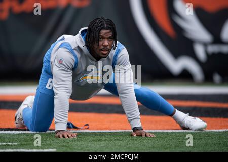 Los Angeles Chargers tight end Tre' McKitty (88) warms up on the