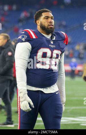 New England Patriots defensive tackle Carl Davis (98) walks off the field  following an NFL football game against the Tennessee Titans, Sunday, Nov.  28, 2021, in Foxborough, Mass. (AP Photo/Stew Milne Stock Photo - Alamy